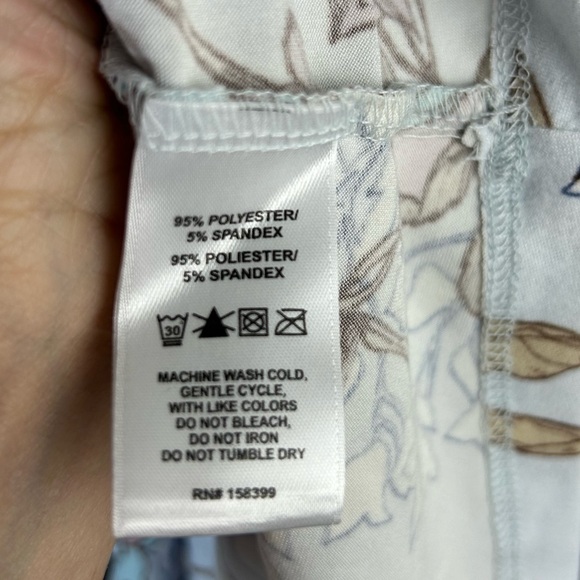 Woman’s Pajama Night Shirt Size Medium Colorful Light Blue Floral Khaki Trim New - Picture 6 of 10